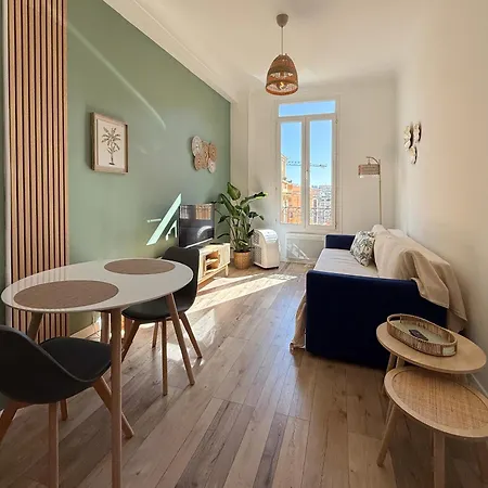 Le Calmette Apartment *